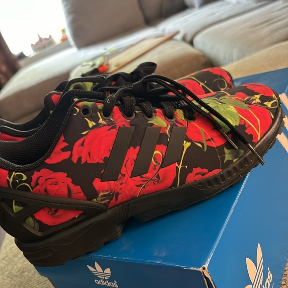 Addidas rose shoes - Picture 4 of 7